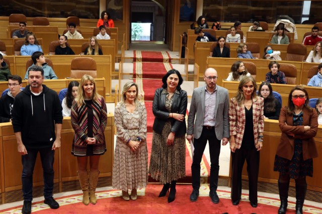 A vicepresidenta 1ª do Parlamento de Galicia, Elena Candia, preside o X Foro Infantil Unicef-Parlamento de Galicia no que participan representantes dos consellos locais de participación infantil e adolescente de Moeche, Teo, Ames, Viveiro, Moaña, Ponteare